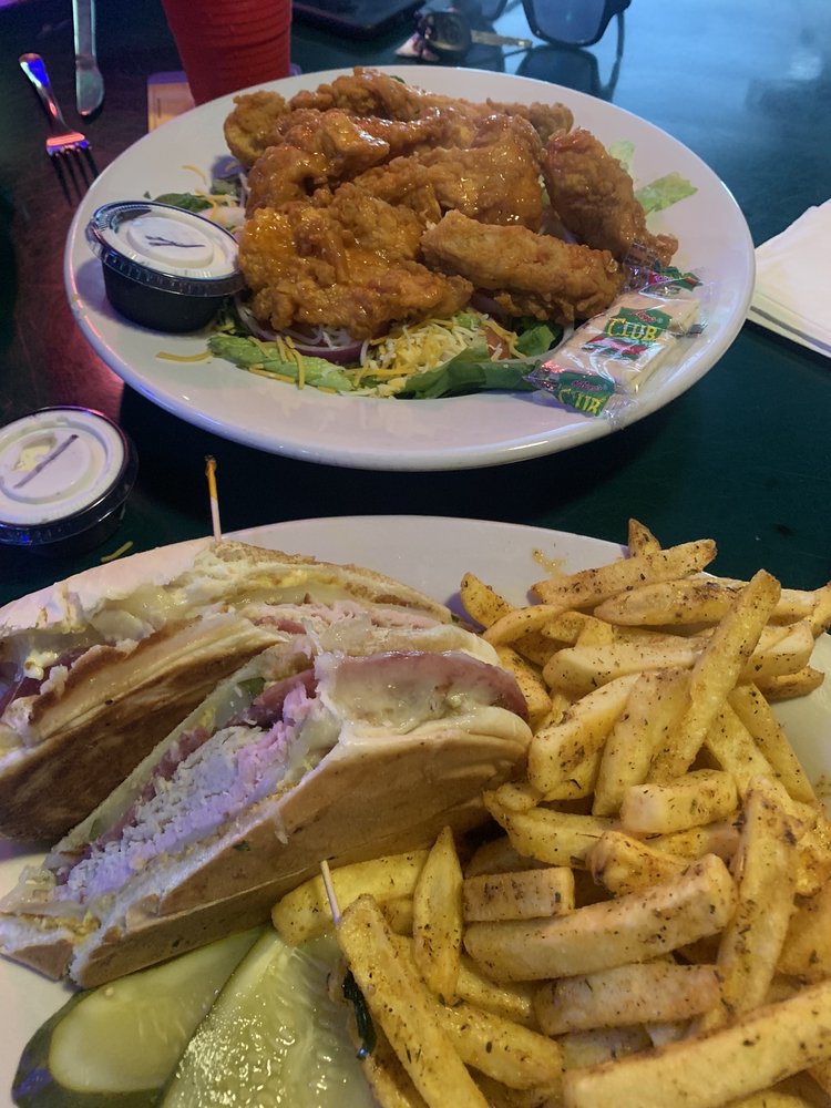 Danny's Bar & Grill Image