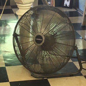 Wrapzody Gourmet Wrapz Deli --Memphis TN - Fans running instead of AC. - Breakfast & Brunch Near Me - Memphis, Tennessee Wrapzody Gourmet Wrapz Deli --Memphis TN - Fans running instead of AC. - Breakfast & Brunch Near Me - Memphis, Tennessee