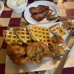 Amari's Restaurant - Chicken & Waffles with Turkey bacon