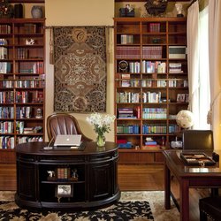 Riverside Inn B&B - Library