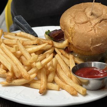 Screen Door Pearl District - Carolina Gold Burger - Southern Near Me - Portland, Oregon