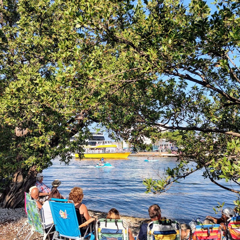 Holland Park - Parks Near Me - Hollywood, Florida