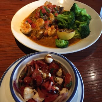 Red Lobster - Salmon and tomato salad - Seafood Near Me - Kelso, Washington Red Lobster - Salmon and tomato salad - Seafood Near Me - Kelso, Washington