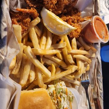 Airport Wheat & Rye - Coconut Shrimp - New American Near Me - Romulus, Michigan