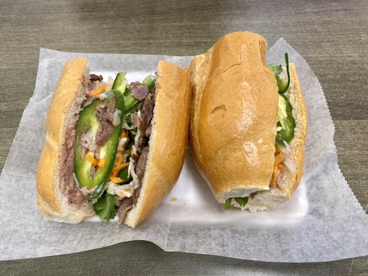 Bánh Mì Lê by null