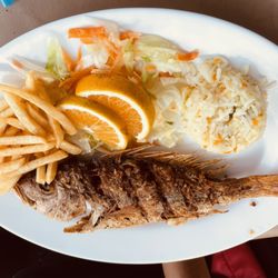 Roberto's - Red snapper pescado