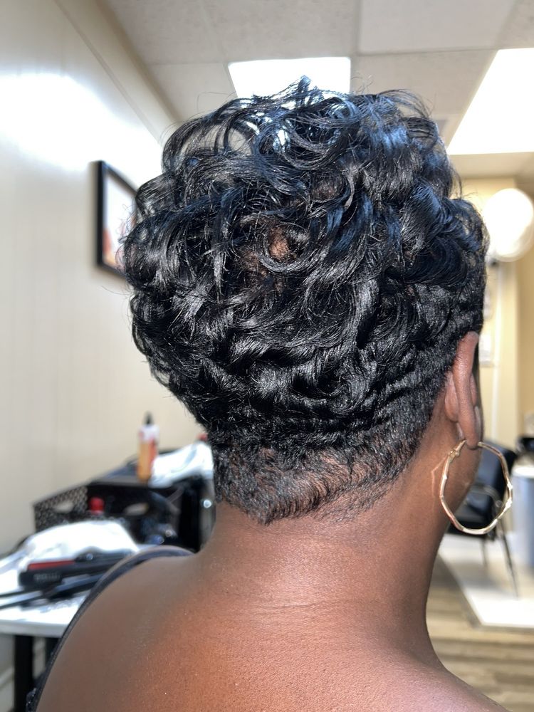 Charlene Walker Salon Logo
