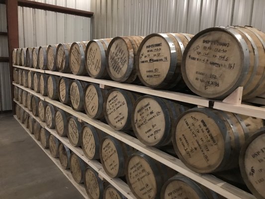 Five Points Distilling / Lone Elm Whiskey by null