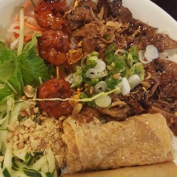 Pho Viet - C6 vermicelli bowl with bbq pork - Vietnamese Near Me - Citrus Heights, California Pho Viet - C6 vermicelli bowl with bbq pork - Vietnamese Near Me - Citrus Heights, California