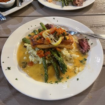 The Berry Tavern - Salmon, mashed potatoes and asparagus. Yummy! - Wine Bars Near Me - Danvers, Massachusetts