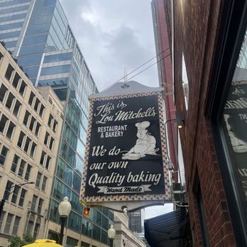 Lou Mitchell's - Breakfast & Brunch Near Me - Chicago, Illinois Lou Mitchell's - Breakfast & Brunch Near Me - Chicago, Illinois