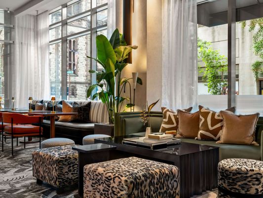 Liberté Urban Chic Lounge by null