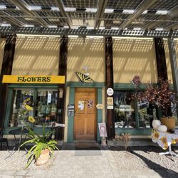 PPRV storefront in Phoenix, OR.