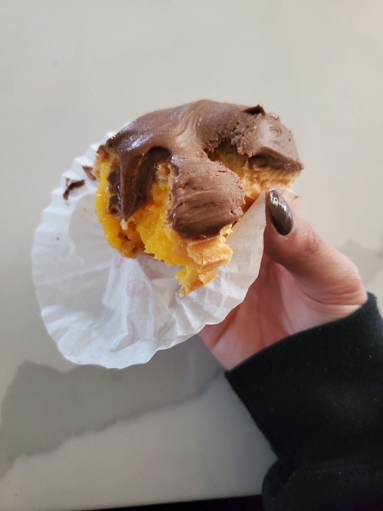 FRENCH’S PASTRY BAKERY 176 Photos & 237 Reviews 2064 N Tustin St