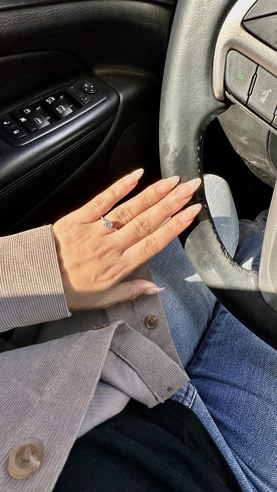 LEE NAILS Updated September 2024 12 Photos & 10 Reviews 314 N