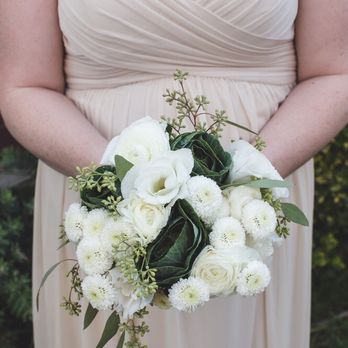 Tre Fiori Floral Studio - Bridesmaid bouquet - Florists Near Me Tre Fiori Floral Studio - Bridesmaid bouquet - Florists Near Me