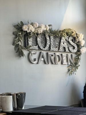 Lola's Garden by null