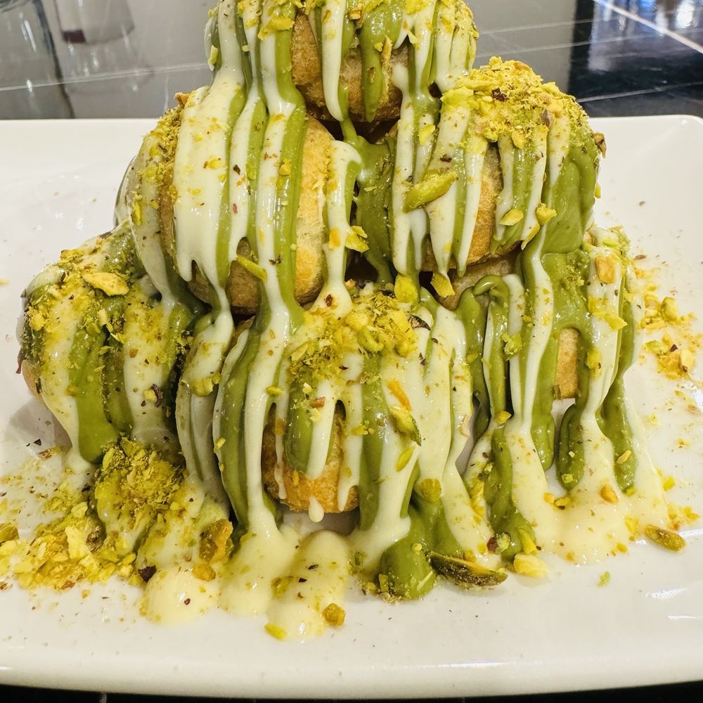 Melt n Dip - Pistachio Eclair (28) - Ice Cream & Frozen Yogurt Near Me - Aurora, Illinois Melt n Dip - Pistachio Eclair (28) - Ice Cream & Frozen Yogurt Near Me - Aurora, Illinois