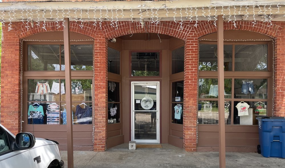 SALINE SMALL TOWN BOUTIQUE 1457 4th St, Saline, Louisiana Women's
