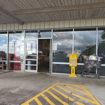 Malama Market Ocean View - the front of the store - Grocery Near Me - Ocean View, Hawaii Malama Market Ocean View - the front of the store - Grocery Near Me - Ocean View, Hawaii