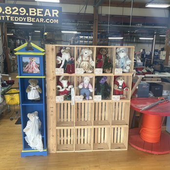 Vermont Teddy Bear - Limited edition holiday bears - Toy Stores Near Me - Shelburne, Vermont Vermont Teddy Bear - Limited edition holiday bears - Toy Stores Near Me - Shelburne, Vermont