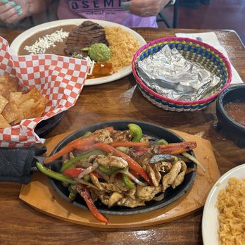 Las Mañanitas - Chicken fajitas, carne asada. Chips and salsa. - Mexican Near Me - Clovis, California Las Mañanitas - Chicken fajitas, carne asada. Chips and salsa. - Mexican Near Me - Clovis, California