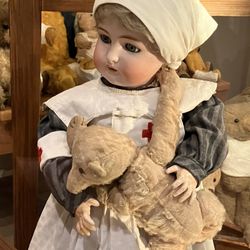 Spielzeug Welten - Just love the scenes made up with the dolls and bears
