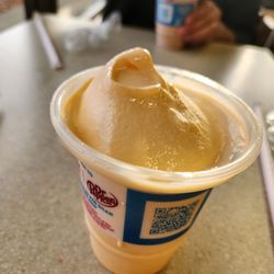 Wendy's - Orange Dreamsicle Frosty (small).