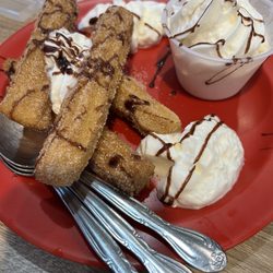 El Limón - Churros with ice cream