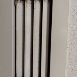 Dirty vent. Saw particles coming out of vent when air was on. Dirty vent. Saw particles coming out of vent when air was on.