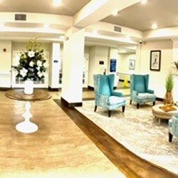 Lakeshore Manor at Lake Jackson - Our beautiful lobby