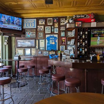 Fishers Grille - Pubs Near Me - Greensboro, North Carolina