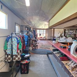 Grammys Consignments And Thrift - Kids stuff
