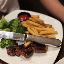 The Local Kitchen & Drinks