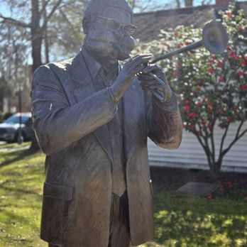 Cheraw Town Green - Dizzy Gillespie Statue - Community Centers Near Me - Cheraw, South Carolina Cheraw Town Green - Dizzy Gillespie Statue - Community Centers Near Me - Cheraw, South Carolina