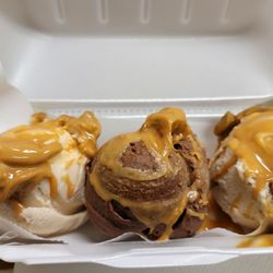 Dreams Ice Cream Factory At Glenside - Vanilla and chocolate peanut butter vegan ice cream