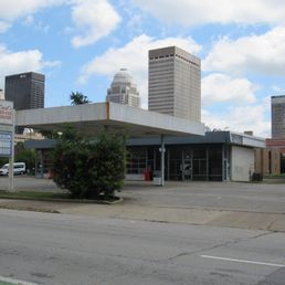 Exterior photo of Cecil's Service Center - Louisville, Kentucky Exterior photo of Cecil's Service Center - Louisville, Kentucky