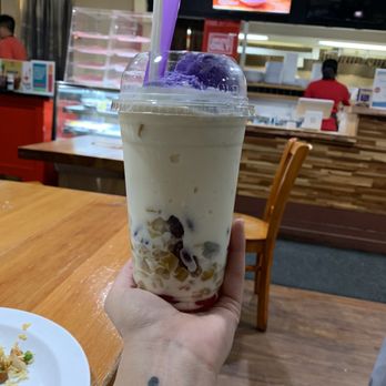 Fil Cuisine - Halo halo drink - Filipino Near Me - Kent, Washington