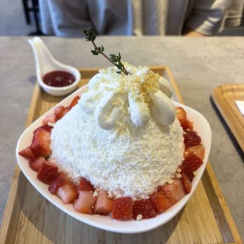 Oasit's Sweet - Strawberry - Desserts Near Me - Brookline, Massachusetts Oasit's Sweet - Strawberry - Desserts Near Me - Brookline, Massachusetts