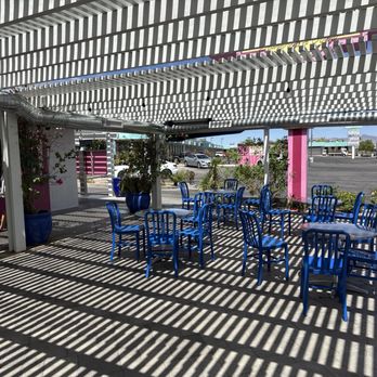 Chilly Jilly'z Bakery & Cafe - Ice Cream & Frozen Yogurt Near Me - Boulder City, Nevada