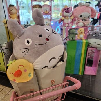 Kako Claw - Winnings from my first visit! - Arcades Near Me - Fairfax, Virginia