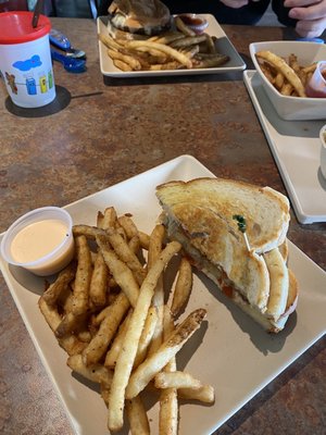 Great Oaks Tavern by null