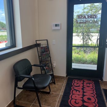 Grease Monkey - Nice air conditioned & clean waiting area - Oil Change Stations Near Me - Friendswood, Texas Grease Monkey - Nice air conditioned & clean waiting area - Oil Change Stations Near Me - Friendswood, Texas