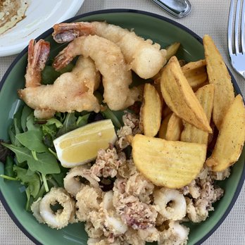 La Loggia - Fried shrimp & calamari with french fries and salad. - Italian Near Me - Florence, FI