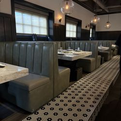 ARI Korean BBQ - Seating area