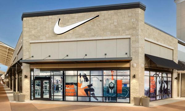 nike outlet on 85th and cottage grove