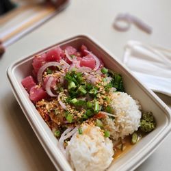 Poke Me - Large Bowl - All Tuna- THE WORST BOWL OF POKE EVER. COMING FROM MY SON AND I AGREE.