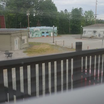 Cascade Mt Baker Hotel - Our view from the bedroom and living room - Hotels Near Me - Concrete, Washington