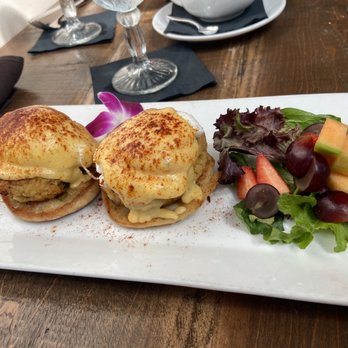 La Grande Martier - Crab cake Benedict - New American Near Me - Stuart, Florida La Grande Martier - Crab cake Benedict - New American Near Me - Stuart, Florida