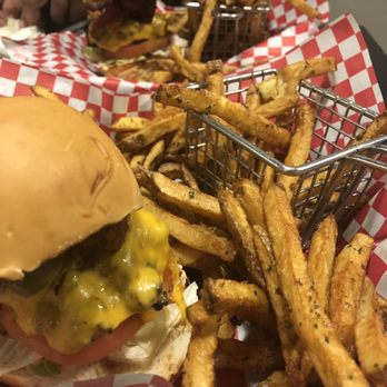 Red Tree Cocktails & Grill - Burgers and fries - Burgers Near Me - Aguada, Puerto Rico